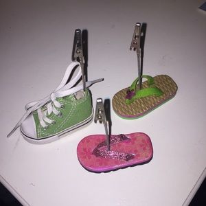 Shoe picture holders